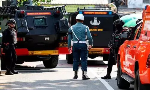 Explosion,Indonesian,School,Mosque,Injured, ഇന്തോനേഷ്യ, സ്കൂൾ, പള്ളി, സ്ഫോടനം,വെള്ളിയാഴ്ച