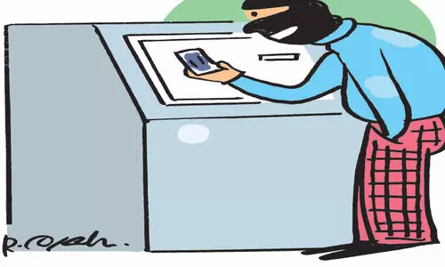 വിദ്യാർഥി കൈക്കലാക്കിയത്​  സുഹൃത്തുക്കളു​ടെ 10 അക്കൗണ്ടുകൾ