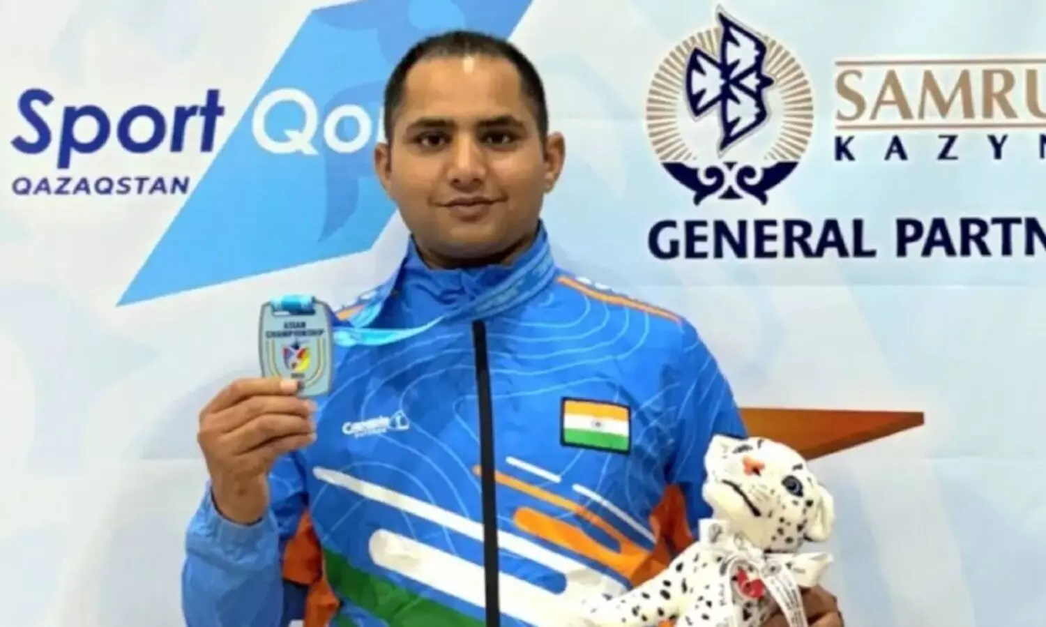 ഷൂ​ട്ടി​ങ് ലോ​ക ചാ​മ്പ്യ​ൻ​ഷി​പ്: ര​വീ​ന്ദ​ർ സി​ങ്ങി​ന് സ്വ​ർ​ണം; ഇ​ള​വേ​നി​ലി​ന് വെ​ങ്ക​ലം