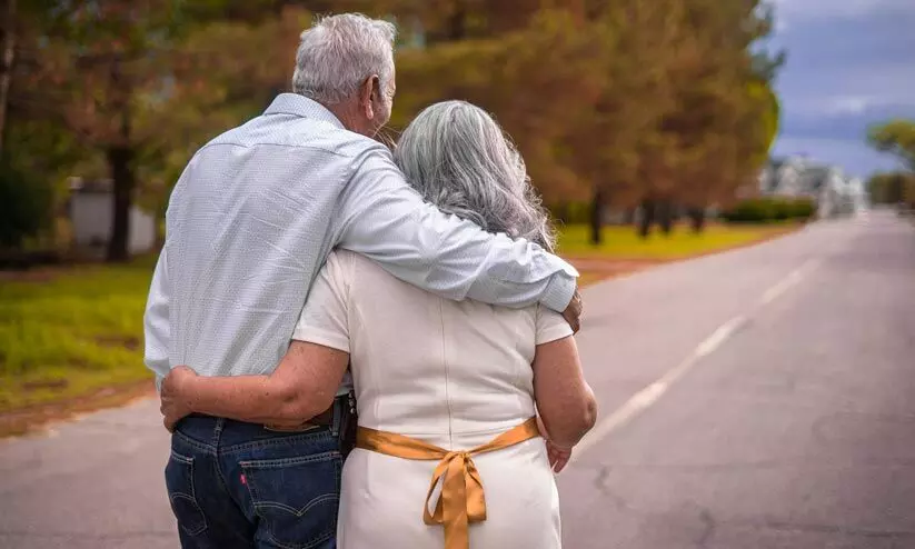 ഒരുമിച്ച് കൈകോർത്തിങ്ങനെ 83 വർഷം, ലോകത്തിൽ ദൈർഘ്യമേറിയ ദാമ്പത്യജീവിതത്തിലേക്ക് നടന്ന് എലീനറും ലൈൽ ഗിറ്റൻസും ഒരുമിച്ച് കൈകോർത്തിങ്ങനെ 83 വർഷം, ലോകത്തിൽ ദൈർഘ്യമേറിയ ദാമ്പത്യജീവിതത്തിലേക്ക് നടന്ന് എലീനറും ലൈൽ ഗിറ്റൻസും