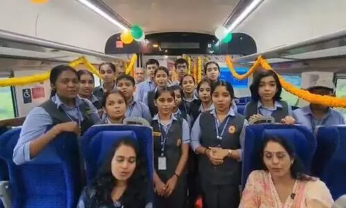 വന്ദേഭാരത് ഉദ്ഘാടനയാത്രയിൽ ആർ.എസ്.എസ് ഗണഗീതം; വിഡിയോ പോസ്റ്റ് ചെയ്ത് റെയിൽവേ, വിവാദമായപ്പോൾ പിൻവലിച്ചു