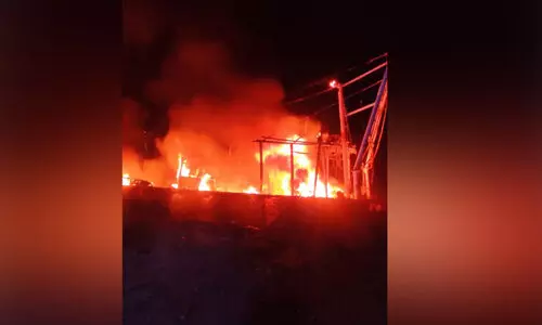 അഴീക്കല്‍ ഹാര്‍ബറില്‍ മത്സ്യബന്ധനബോട്ട് കത്തിനശിച്ചു