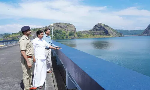 നടന്ന് കാണാം... ഇടുക്കി-ചെറുതോണി അണ​ക്കെട്ട്