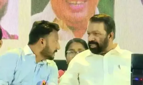 എം.എൽ.എയായ ഒരാളെ എന്ത് പറഞ്ഞ് വേദിയിൽ നിന്ന് ഇറക്കിവിടും? രാഹുൽ മാങ്കൂട്ടത്തിലിനൊപ്പം വേദി പങ്കിട്ടതിനെക്കുറിച്ച് മന്ത്രി വി. ശിവൻകുട്ടി