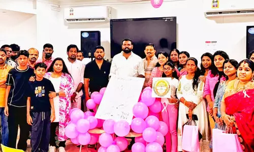 സ്ത​നാ​ർ​ബു​ദ ബോ​ധ​വ​ത്ക​ര​ണ ക്യാ​മ്പ്