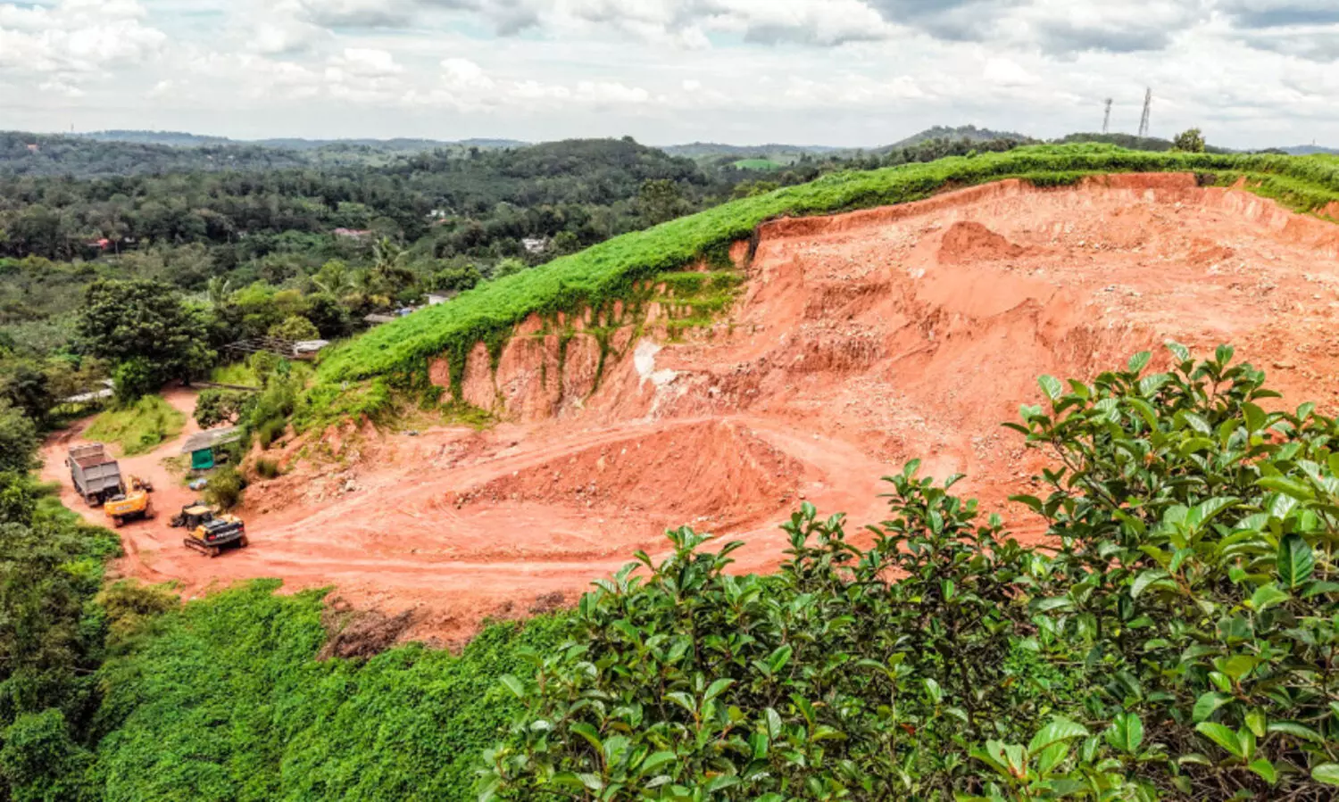 ഭീതിയോടെ നാട്ടുകാർ; കടലിക്കുന്നുമല സംരക്ഷിക്കണമെന്ന ആവശ്യം ശക്​തം