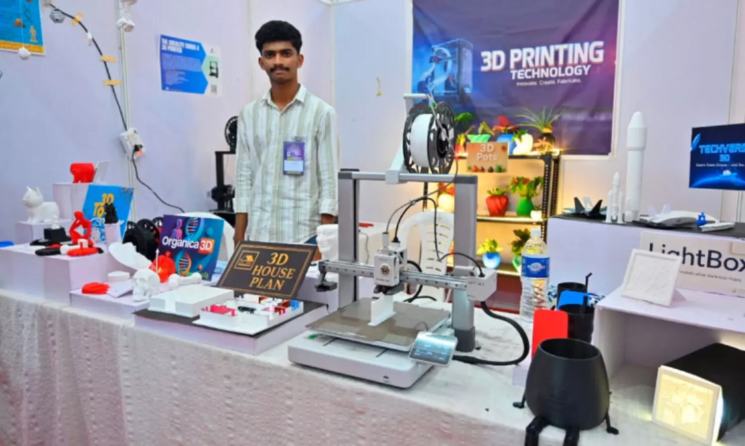 കൗ​തു​ക​മു​ണ​ർ​ത്തി ത്രീ​ഡി പ്രി​ന്റി​ങ് യൂ​നി​റ്റ്