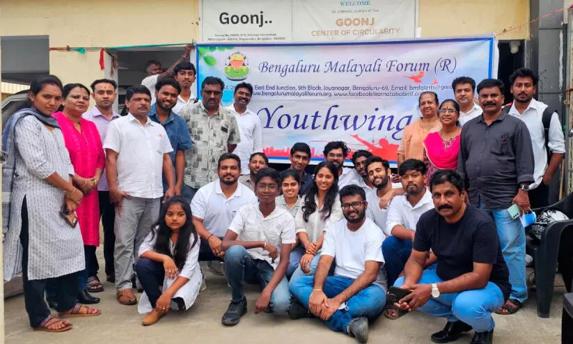 വസ്ത്രങ്ങളും നിത്യോപയോഗ സാധനങ്ങളും കൈമാറി