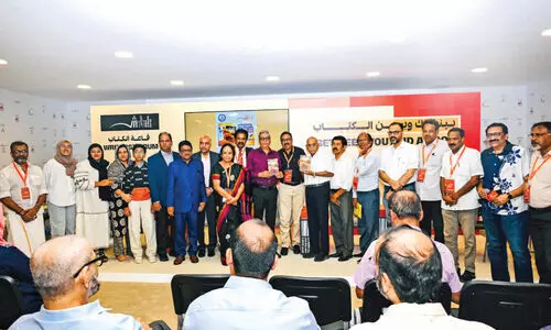 ‘ഒ​രി​ത​ളി​ന്റെ ത​ണ​ൽ’ പ്ര​കാ​ശ​നം