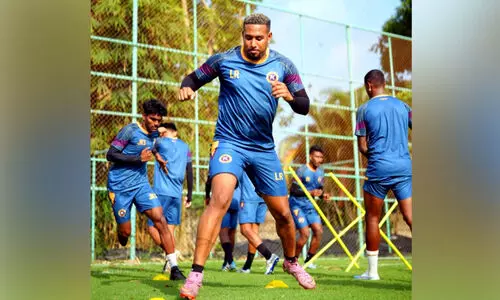 പുതിയ താരങ്ങളെത്തി; ജീവന്മരണ പോരാട്ടത്തിന് ഫോഴ്സ കൊച്ചി പുതിയ താരങ്ങളെത്തി; ജീവന്മരണ പോരാട്ടത്തിന് ഫോഴ്സ കൊച്ചി