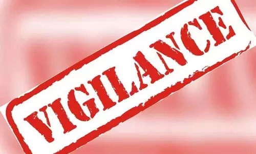 മൂവാറ്റുപുഴ ആർ.ഡി.ഒ ഓഫിസിൽ വിജിലൻസ് പരിശോധന മൂവാറ്റുപുഴ ആർ.ഡി.ഒ ഓഫിസിൽ വിജിലൻസ് പരിശോധന