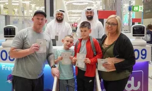 യാ​ത്ര​ക്കാ​ർ​ക്ക്​ ഫി​റ്റ്ന​സ് ച​ല​ഞ്ച് മു​ദ്ര​യോ​ടെ സ്വീ​ക​ര​ണം