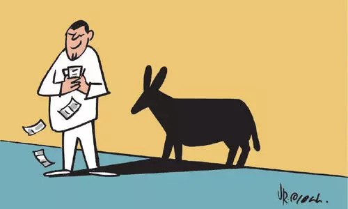 ഉപകാരത്തിനിറങ്ങി, ഇപ്പോൾ ഊരാക്കുടുക്കിൽ