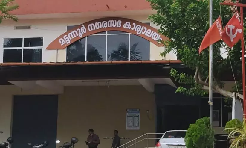 ഒറ്റയാനായി മട്ടന്നൂർ നഗരസഭ; ബാക്കി 1,199 തദ്ദേശ സ്ഥാപനങ്ങളും ബൂത്തിലേക്ക് ഒറ്റയാനായി മട്ടന്നൂർ നഗരസഭ; ബാക്കി 1,199 തദ്ദേശ സ്ഥാപനങ്ങളും ബൂത്തിലേക്ക്