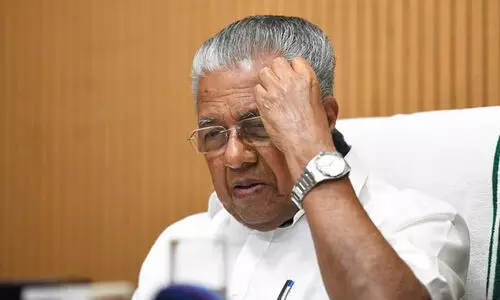 വി​മാ​ന നി​ര​ക്ക് കൊ​ള്ള; സം​സ്ഥാ​ന​ത്തി​ന്​ ഒ​ന്നും ചെ​യ്യാ​നാ​വി​ല്ല -പിണറായി