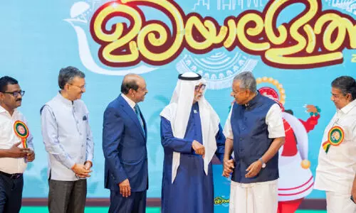 പ്ര​വാ​സി​ക​ൾ കേ​ര​ള​ത്തെ പ​ട്ടി​ണി​യി​ൽ​നി​ന്ന് ക​ര​ക​യ​റ്റി​യ​വ​ർ -മുഖ്യമന്ത്രി