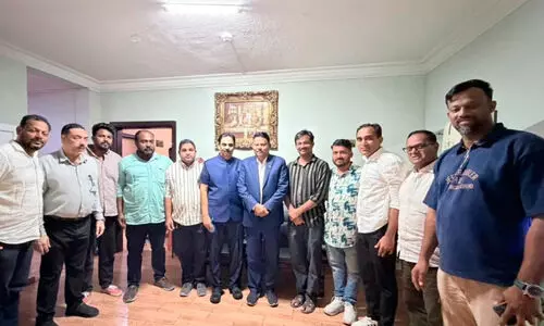 പി.​വി അ​ബ്ദു​ൽ വ​ഹാ​ബ് എം.​പി​യു​മാ​യി നി​യോ ഭാ​ര​വാ​ഹി​ക​ൾ കൂ​ടി​ക്കാ​ഴ്ച ന​ട​ത്തി