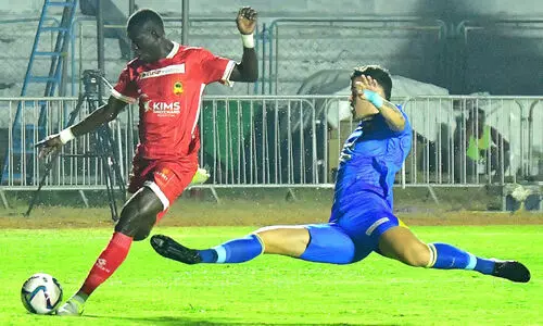 കണ്ണൂർ വാരിയേഴ്സിനെ വാരി തിരുവനന്തപുരം കൊമ്പൻസ്, ജയം 3-1ന് കണ്ണൂർ വാരിയേഴ്സിനെ വാരി തിരുവനന്തപുരം കൊമ്പൻസ്, ജയം 3-1ന്