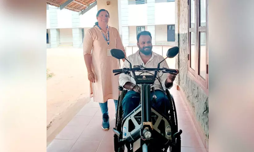 വീൽചെയറിൽ പഠനം; പത്താംതരം തുല്യത പരീക്ഷയെഴുതി അഷ്റഫ് വീൽചെയറിൽ പഠനം; പത്താംതരം തുല്യത പരീക്ഷയെഴുതി അഷ്റഫ്