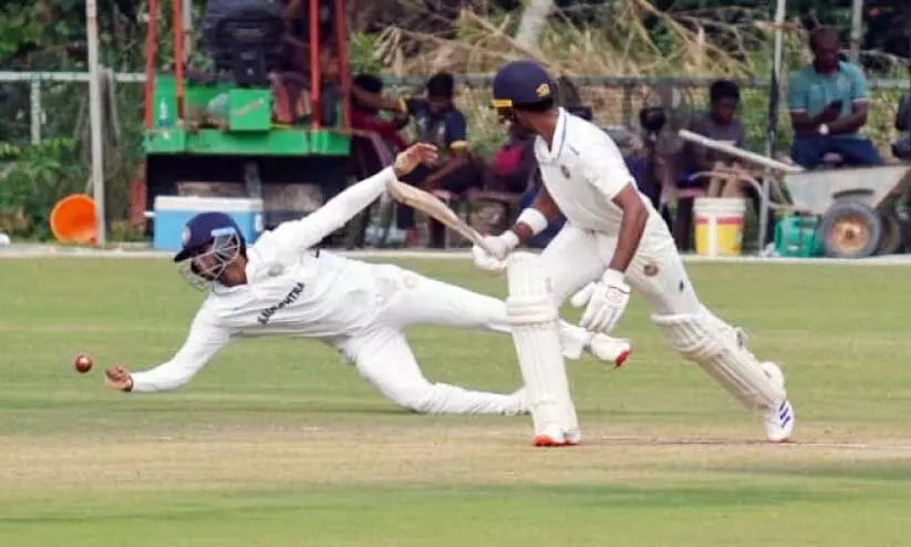 കേരളം-സൗരാഷ്ട്ര മത്സരം സമനിലയിൽ; നിധീഷിന് 10 വിക്കറ്റ്