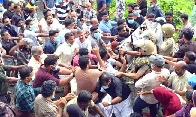 ബഹുജന സമരങ്ങളിലെ ‘നുഴഞ്ഞുകയറ്റങ്ങൾ’ ബഹുജന സമരങ്ങളിലെ ‘നുഴഞ്ഞുകയറ്റങ്ങൾ’