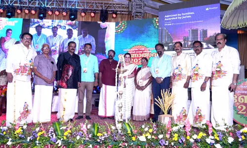 മലയാളികൾക്ക് സ്വത്വബോധമുണ്ടാകണം -മുരുകൻ കാട്ടാക്കട മലയാളികൾക്ക് സ്വത്വബോധമുണ്ടാകണം -മുരുകൻ കാട്ടാക്കട