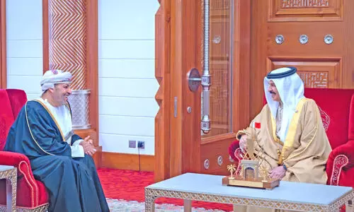 ബ​ഹ്‌​റൈ​നും ഒ​മാ​നും ത​മ്മി​ലു​ള്ള ബ​ന്ധ​ത്തി​ൽ അ​ഭി​മാ​നം പ്ര​ക​ടി​പ്പി​ച്ച് ഹ​മ​ദ് രാ​ജാ​വ്