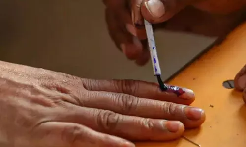 തദ്ദേശപ്പോരിന് കാഹളം മുഴങ്ങി; ഇനി വോട്ടോട്ടം തദ്ദേശപ്പോരിന് കാഹളം മുഴങ്ങി; ഇനി വോട്ടോട്ടം