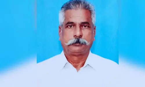 ആന്ധ്രയിൽ 50 വിദ്യർഥികളുമായി സഞ്ചരിച്ച ബസ് ഡ്രൈവർ ഹൃദയാഘാതം മൂലം മരിച്ചു