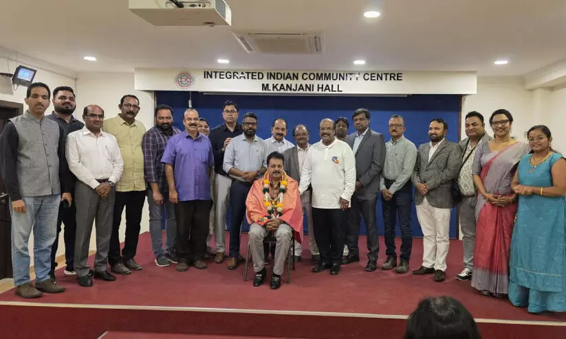 ഐ.​സി.​ബി.​എ​ഫ് മു​ൻ പ്ര​സി​ഡ​ന്റ് അ​ര​വി​ന്ദ് പാ​ട്ടീ​ലി​ന് സ്വീ​ക​ര​ണം ന​ൽ​കി