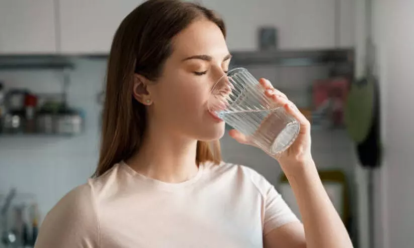 വെള്ളം കുടിച്ച ശേഷം നിങ്ങളുടെ ശരീരം പൂർണമായും ഹൈഡ്രേറ്റാഡാകാൻ എത്ര സമയമെടുക്കും?