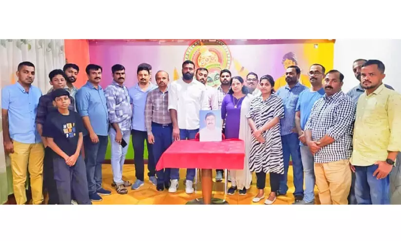 ബം​ഗ്ലാ​വി​ൽ ഷെ​രീ​ഫി​ന്റെ നി​ര്യാ​ണ​ത്തി​ൽ അ​നു​ശോ​ചി​ച്ചു