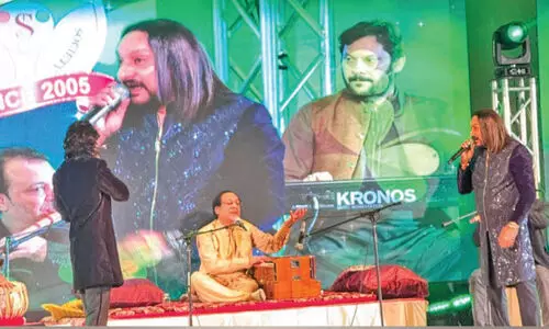 ഗുലാം അലി പാടി; ഗസൽ മഴയിൽ ആസ്വാദകർ...