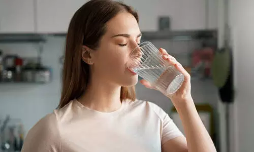 വെള്ളം കുടിച്ച ശേഷം നിങ്ങളുടെ ശരീരം പൂർണമായും ഹൈഡ്രേറ്റാഡാകാൻ എത്ര സമയമെടുക്കും?