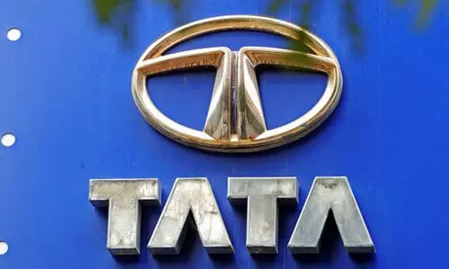 ടാറ്റ മോട്ടോർസ് വാഹനങ്ങൾക്ക് ഇനി രണ്ട് വഴി; വാണിജ്യ വാഹന ഓഹരി ലിസ്റ്റ് ചെയ്തു
