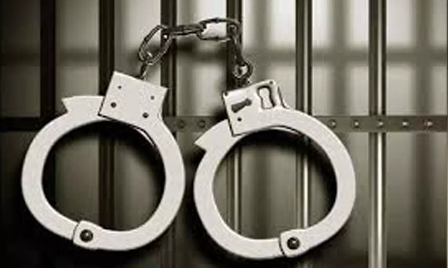 ക​ഞ്ചാ​വ് വി​ൽ​പ​ന: ര​ണ്ടു​പേ​ർ പി​ടി​യി​ൽ