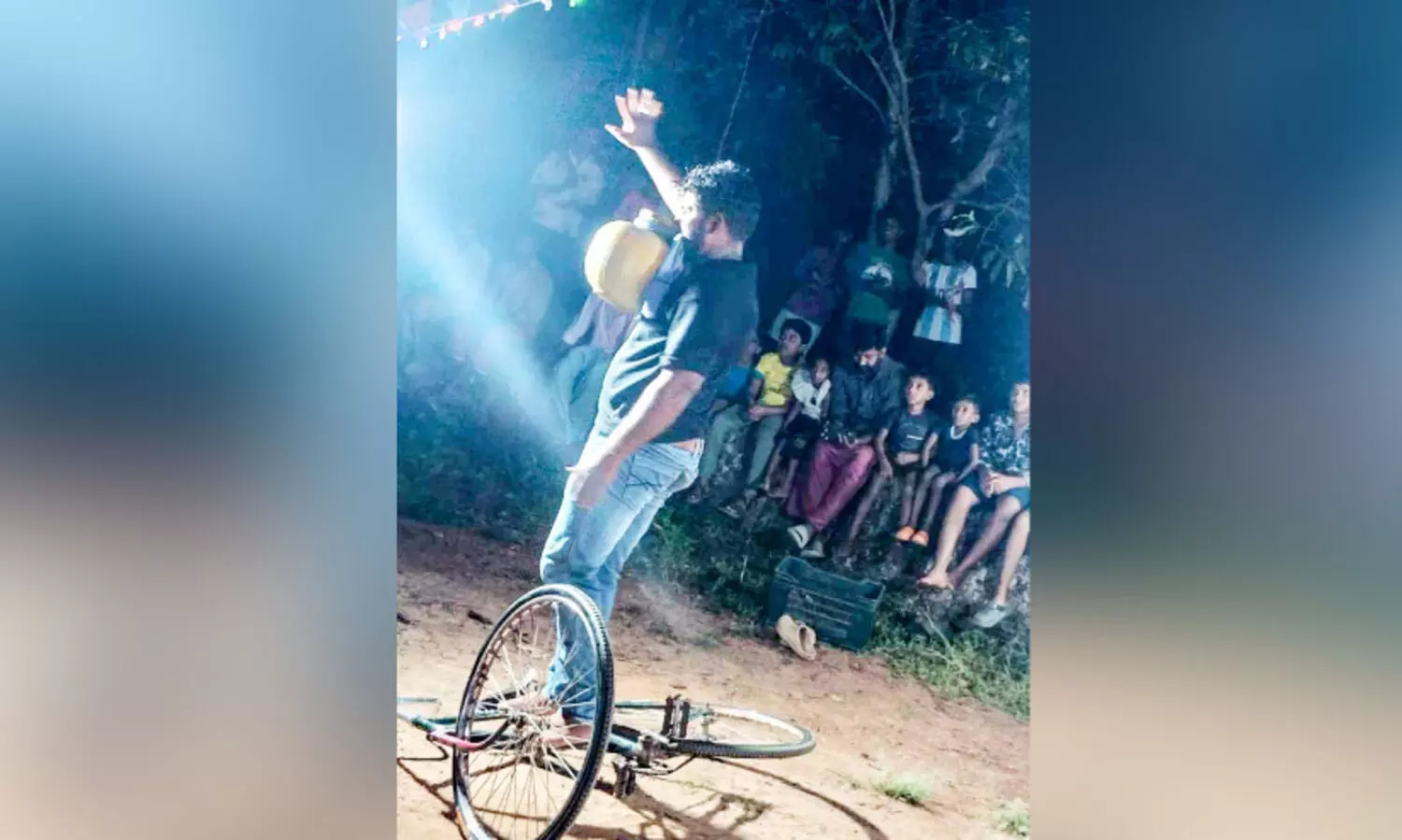 അന്യംനിന്നു പോയ സൈക്കിള്‍ യജ്ഞം വീണ്ടും; മോനൊടിഗ്രാമത്തെ വിസ്മയിച്ച് മൈസൂര്‍ മഞ്ജുനാഥും സംഘവും