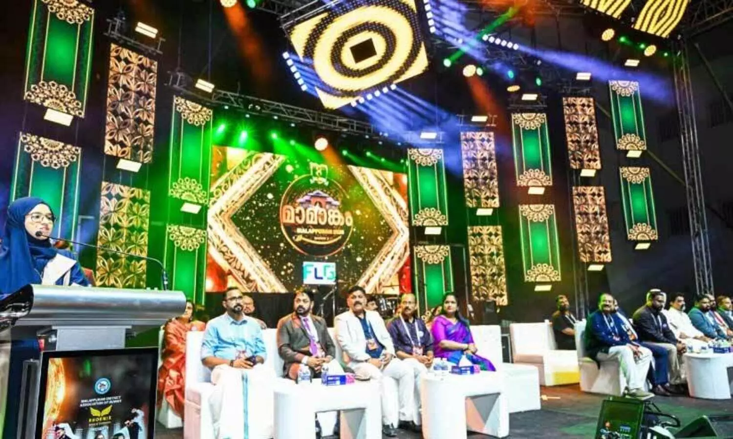 ക​ല​യു​ടെ ആ​ഘോ​ഷ​മാ​യി ‘മാ​മാ​ങ്കം’​നൃ​ത്ത സം​ഗീ​ത നി​ശ