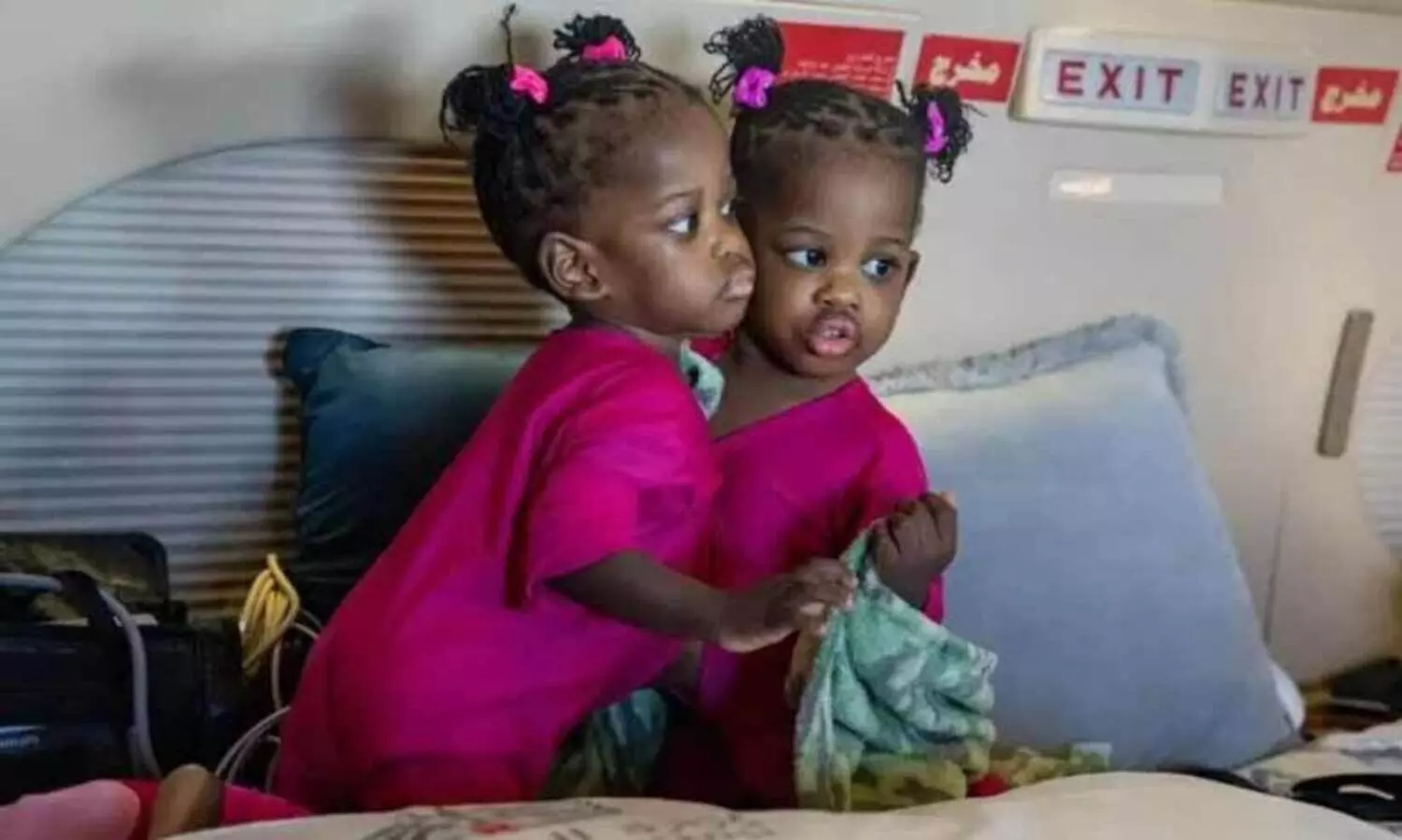 തമ്മിൽ വേർപിരിഞ്ഞ്​ അസാരിയയും അസുരയും