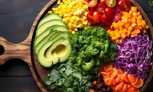 പ്ലേറ്റിലെ പല നിറങ്ങൾ; കുട്ടികളുടെ പോഷകാഹാരത്തെ സഹായിക്കുന്ന റെയിന്‍ബോ ഡയറ്റ് പരീക്ഷിച്ചു നോക്കൂ...