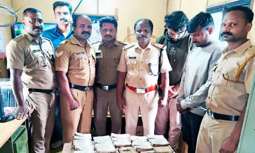 തോൽപ്പെട്ടി എക്സൈസ് ചെക്ക് പോസ്റ്റിൽ വൻ കുഴൽപ്പണ വേട്ട; 87 ലക്ഷം പിടികൂടി