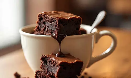 ശിശുദിനം കളറാക്കാം; മഗ്ഗിലുണ്ടാക്കാം സ്വാദിഷ്ടമായ ചോക്ലേറ്റ് ബ്രൗണി