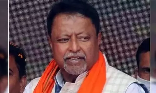 ബി.ജെ.പിയില്‍ നിന്നും തൃണമൂലിലേക്ക് കൂറു മാറിയ മുകുള്‍ റോയിയെ അയോഗ്യനാക്കി കൽക്കട്ട ഹൈകോടതി
