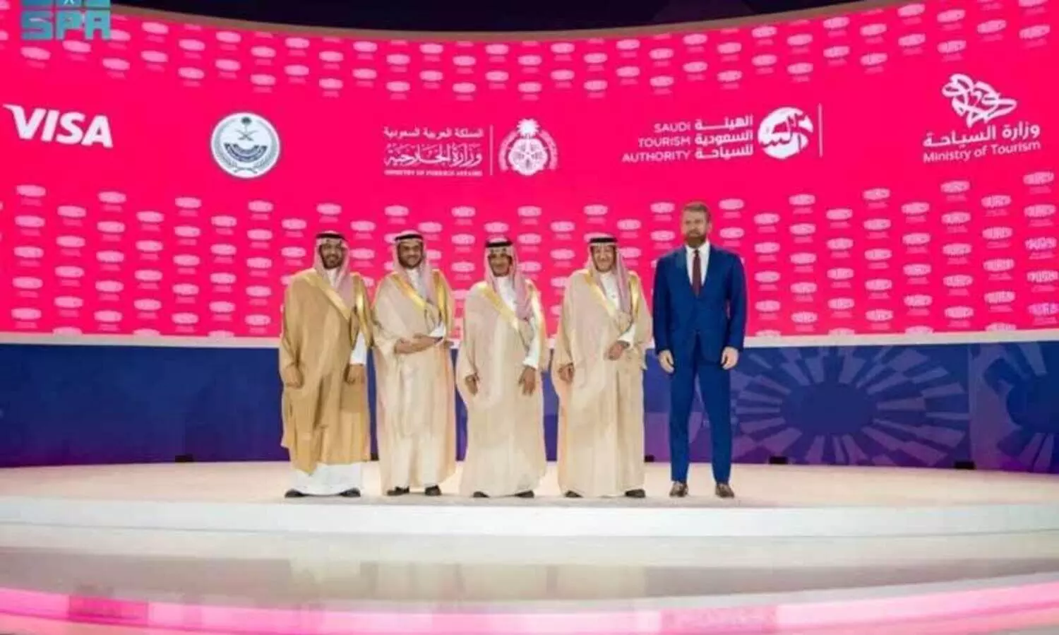 മിനിറ്റുകൾക്കുള്ളിൽ സൗദി ടൂറിസ്​റ്റ്​ വിസ ഓൺലൈനിൽ