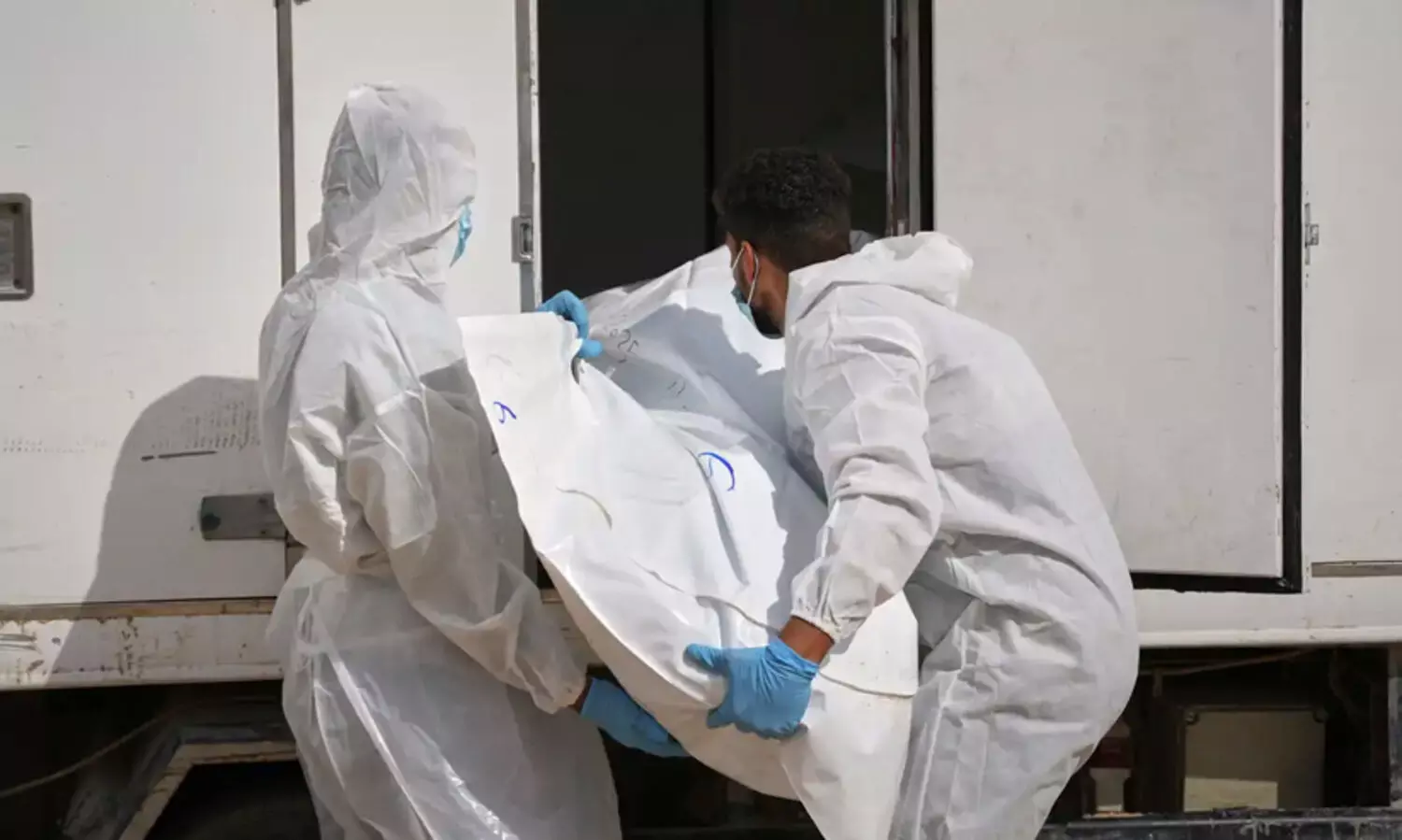 അ​വ​സാ​ന നാ​ല് ബ​ന്ദി​ക​ളി​ൽ ഒ​രാ​ളു​ടെ മൃ​ത​ദേ​ഹം കൈമാറി ഹ​മാ​സ്; 15 ഫ​ല​സ്തീ​നി​ക​ളു​ടെ മൃ​ത​ദേ​ഹ​ങ്ങ​ൾ ഇ​സ്രാ​യേ​ലും കൈ​മാ​റി​