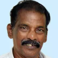 ച​ന്ദ്ര​ന്‍