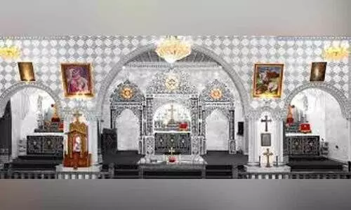 ഷാ​ർ​ജ സെ​ന്‍റ്​ മേ​രീ​സ് പ​ള്ളി​യി​ൽ ആ​ദ്യ​ഫ​ല​പ്പെ​രു​ന്നാ​ൾ