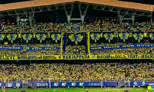 ഐ.എസ്.എൽ അനിശ്ചിതത്വം; പ്രതിഷേധക്കളം തീർത്ത് മഞ്ഞപ്പട