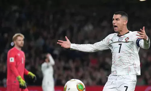 അയർലൻഡിനോട് തോറ്റ് പോർച്ചുഗൽ; ക്രിസ്റ്റ്യാനോക്ക് റെഡ് കാർഡ്, ലോകകപ്പ് മത്സരം നഷ്ടമായേക്കും