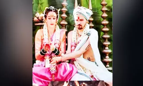 ഫ്രഞ്ച് യുവാവും റഷ്യൻ യുവതിയും കൊല്ലൂരിൽ വിവാഹിതരായി